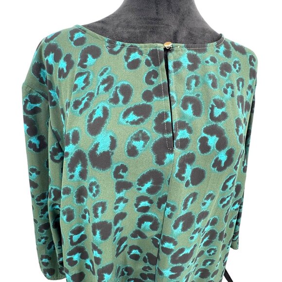 Ava Viv Animal Print Blouse Womens Size 2X Green Bright‎ Oversized Flowy Button - Picture 1 of 7